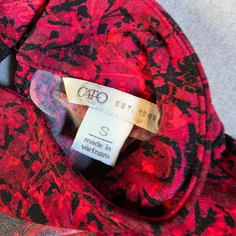 Cato Red Black Floral Damask Keyhole Mock Neck Long Sleeve Top Small - Picture 4 of 10